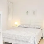 White كونيل ذي لا فرونتيرا